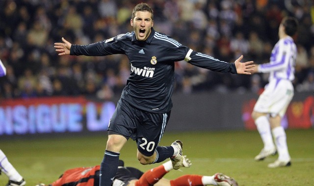 德转公布锋线群身价前十俱乐部，皇马居首，曼城枪手紧随，曼联垫底入围