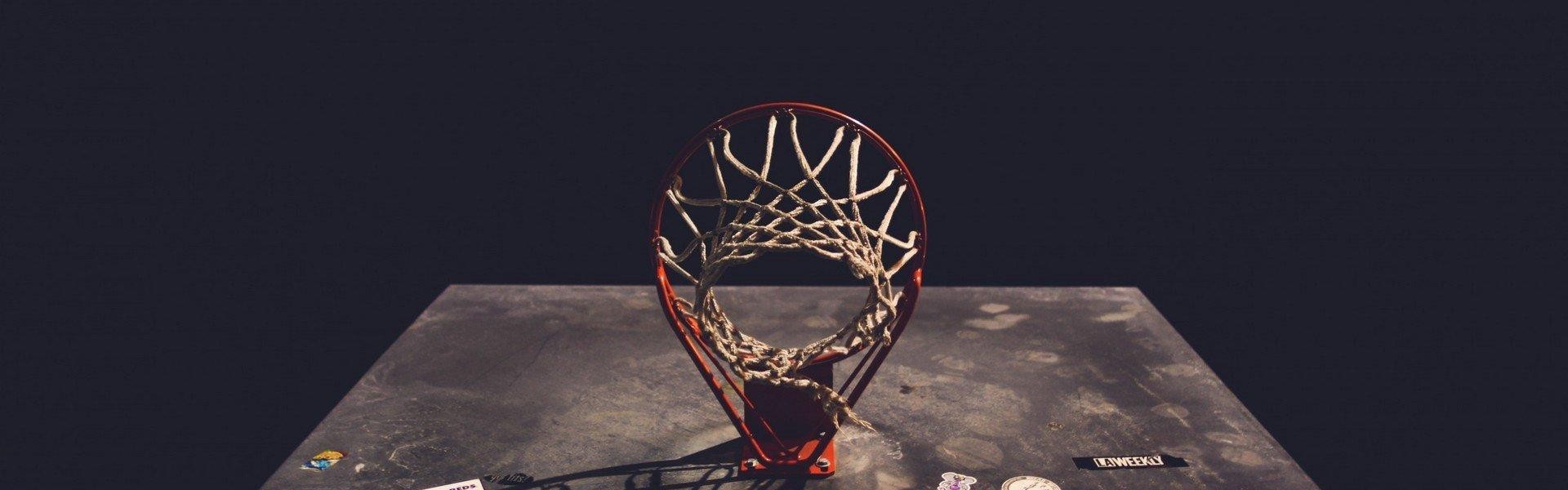 国际足联开出重磅罚单！多名球员因违规遭禁赛，涉事俱乐部面临严厉处罚