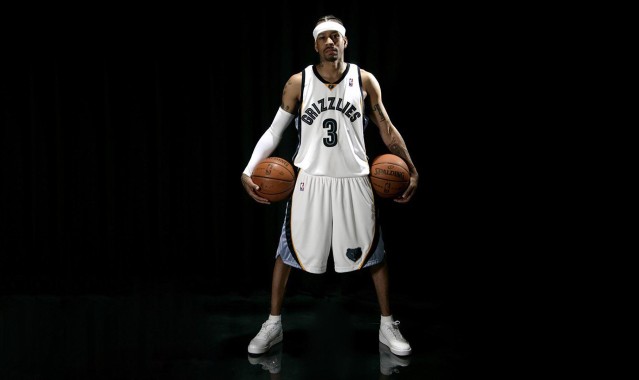 UFC 300震撼落幕，新王加冕引爆全球格斗热潮