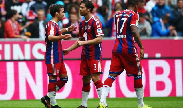 曼城与纽卡球迷罕见休战，共同抗议裁判尺度与赛程安排