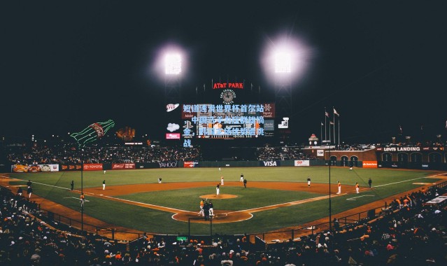 短道速滑世界杯首尔站，中国选手力压群雄摘金，韩国主场优势遭挑战