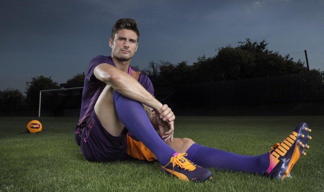 英超赛程再调整，枪手与老鹰对决定档10月26日晚间，球迷观赛体验与商业平衡成焦点