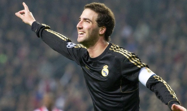 UFC 300重磅对决敲定 轻量级冠军战引爆全球格斗热潮