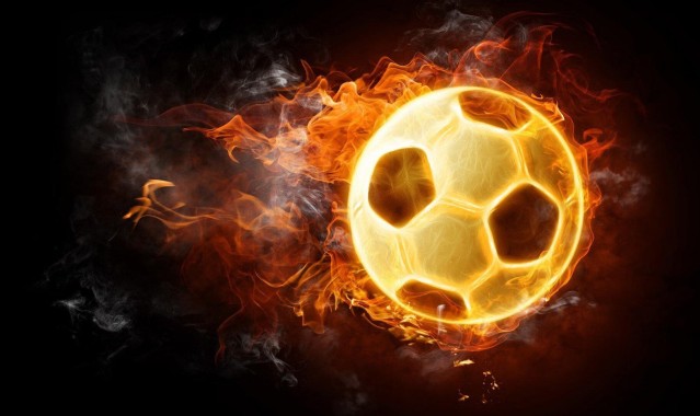 库里狂砍50分率勇士逆转雄鹿，三分雨浇灭对手反扑希望