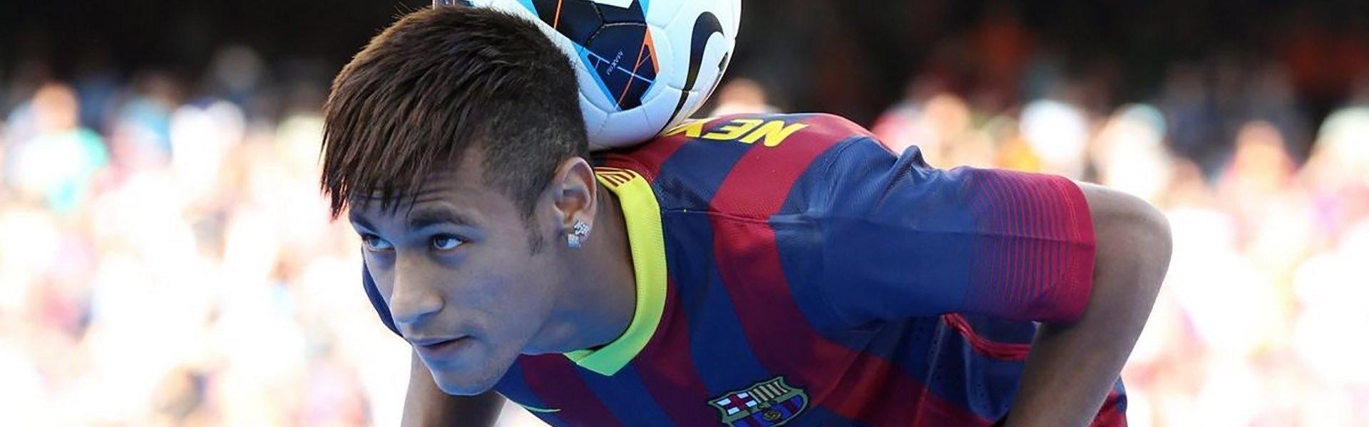 激情德比战引爆城市狂欢，主场球队绝杀逆转夺冠热门