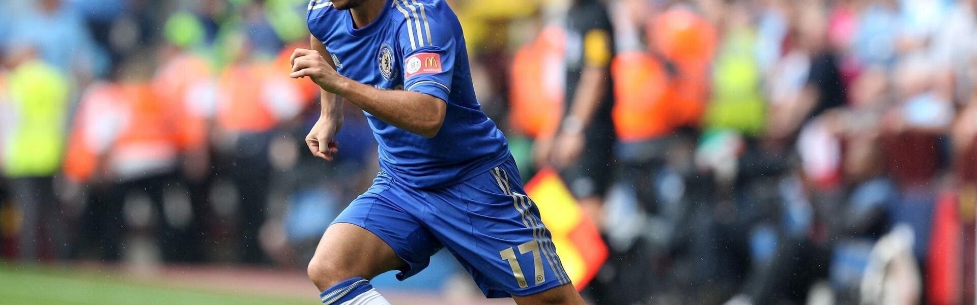 意甲焦点战，博洛尼亚主场力克那不勒斯，奥尔索利尼闪耀，曼联双星出战引关注