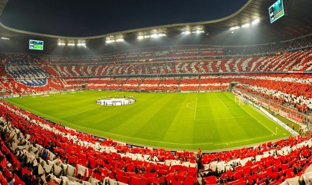 内部风暴，曼联更衣室对安东尼表现与职业态度产生质疑，英媒揭露场内外双重争议