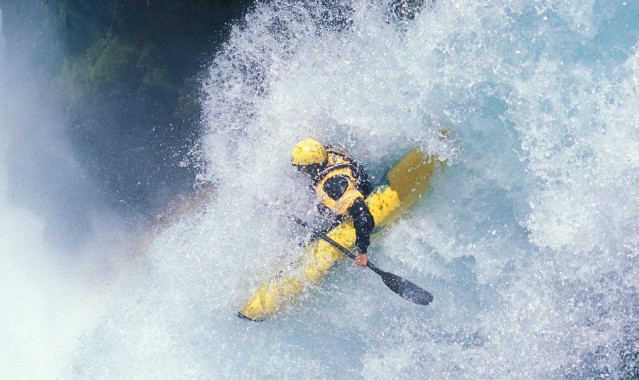 中国女排力克强敌巴西队，挺进世界联赛四强